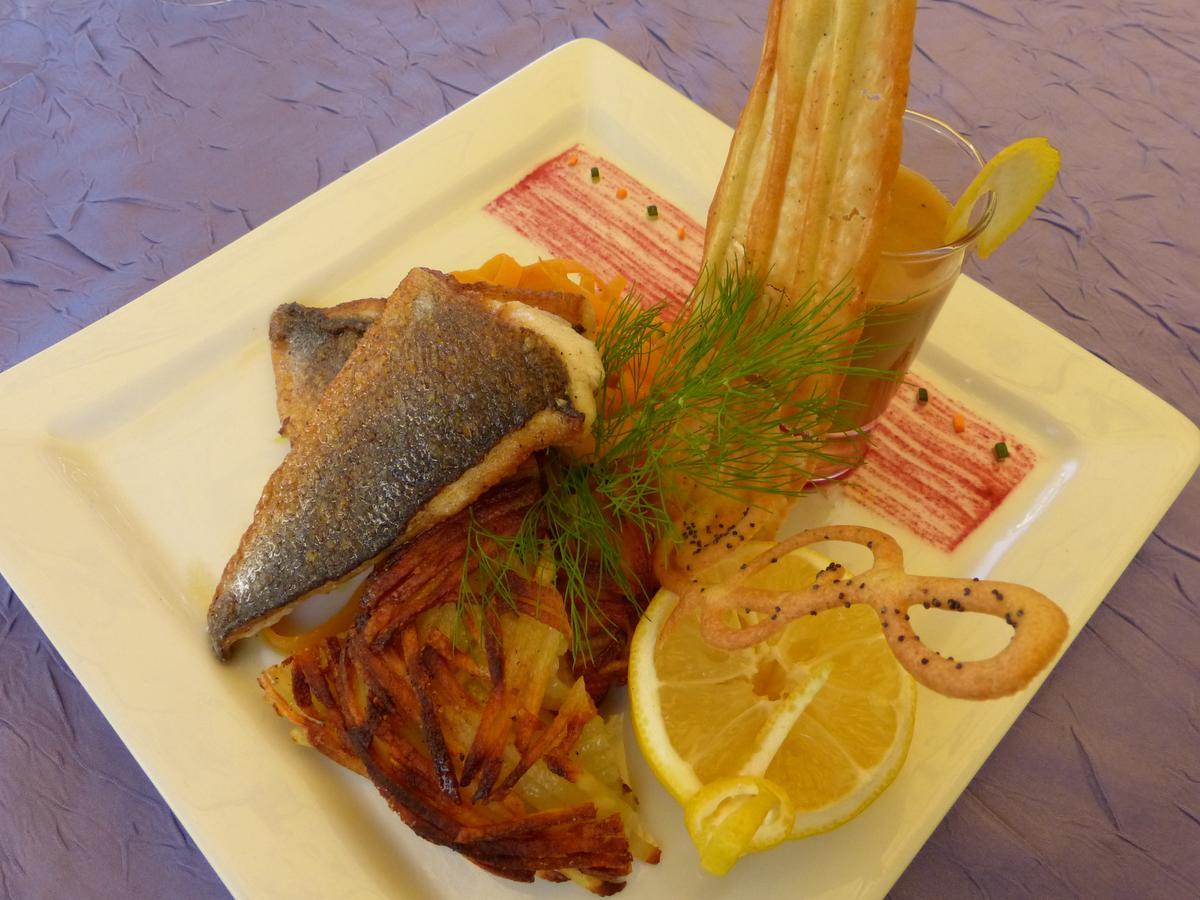 Logis Hotel Restaurant Les Cedres Joyeuse Exteriér fotografie